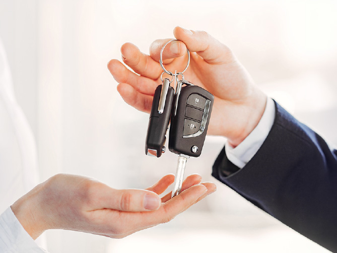 Consegna delle chiavi dell'auto